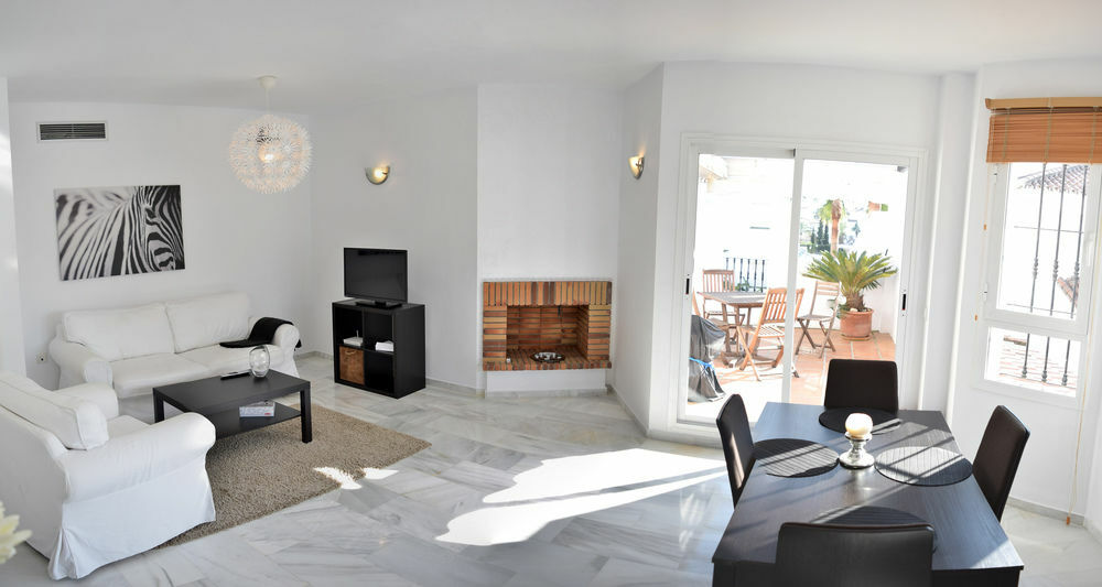 Apartamentos Y Casas Serinamar Marbella El Ángel Exterior foto